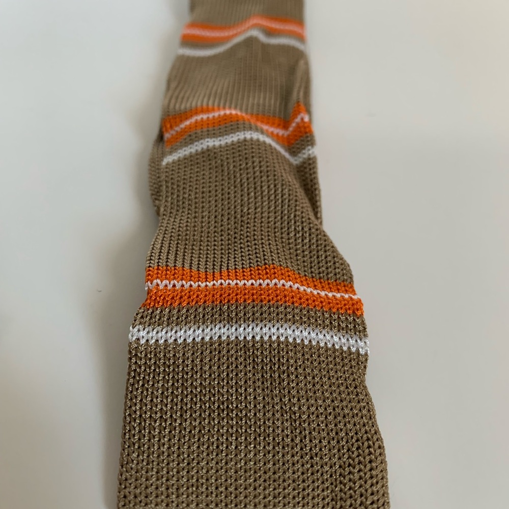 Knit tie